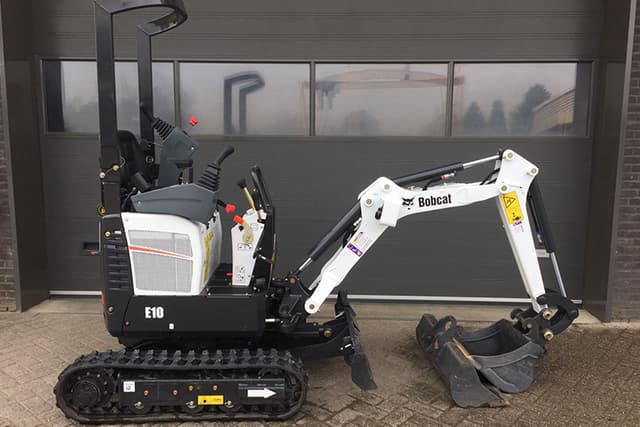 Bobcat E10 image 2