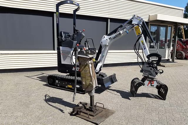 Bobcat E10 image 7
