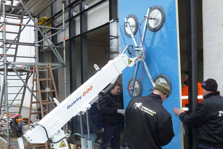 Robby Glasroboter für die Glasmontage