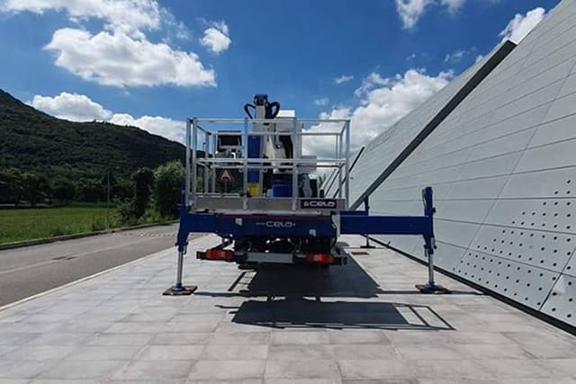 Cela DT Truck 40 professionele hoogwerker Cela DT Truck 40 professionele hoogwerker voor werkzaamheden op hoogte