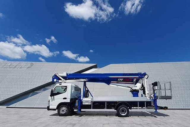 Cela DT Truck 40 mobiele hoogwerker Cela DT Truck 40 mobiele autohoogwerker voor professioneel gebruik