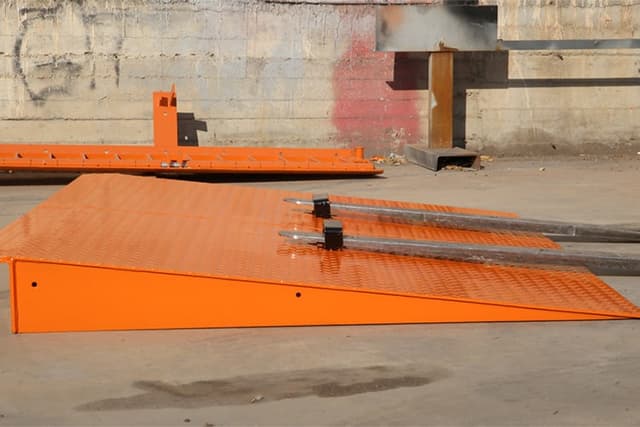 Container ramp voor machines Container ramp voor het laden van machines in containers