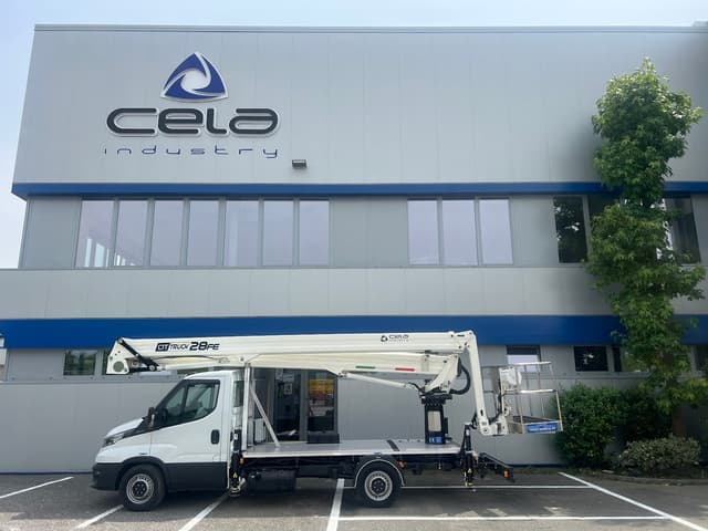 CELA DT Truck 28FE vrachtwagenhoogwerker CELA DT Truck 28FE hoogwerker op vrachtwagen